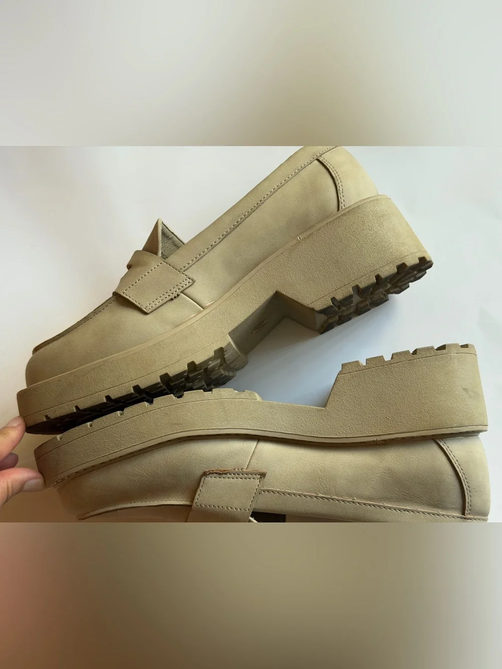 Madden Girl Women's Shoes Sz 8M Beige Chunky Platform Loafers Slip on